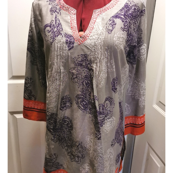 Woman's Tunic - Picture 1 of 4